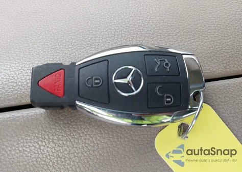 2013 Mercedes-Benz E 350 z USA, uszkodzony, nr VIN WDDHF5KB2DA694368